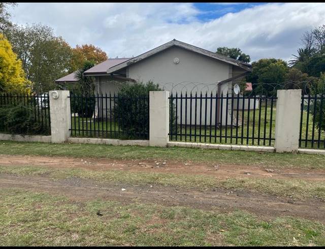 9 BEDROOM HOUSE FOR SALE IN TOP TOWN